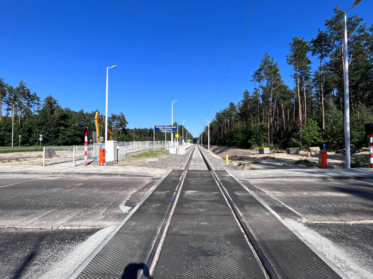 Budowa linii kolejowej z Rzeszowa na lotnisko w Jasionce [sierpień 2023]
